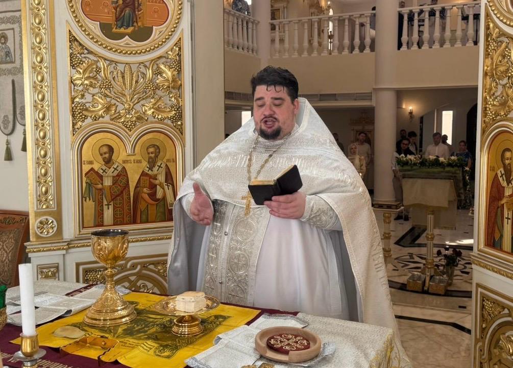 Литургия в храме в честь праздника Вознесения Господня. 