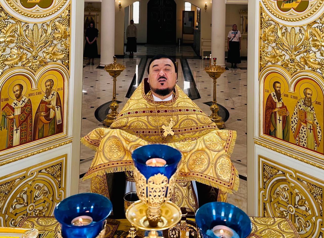День памяти святых бессребреников Косьмы и Дамиана.