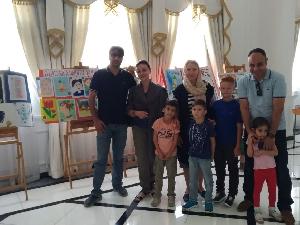 Выставка детского рисунка «Мамы» прошла в культурном центре при храме ап. Филиппа