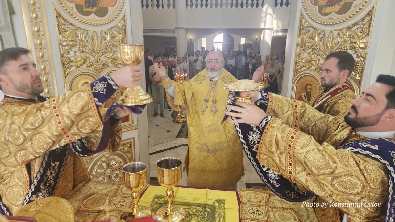 Воскресная литургия архиерейским чином в день памяти святителя Ионы, епископа Ханькоуского.