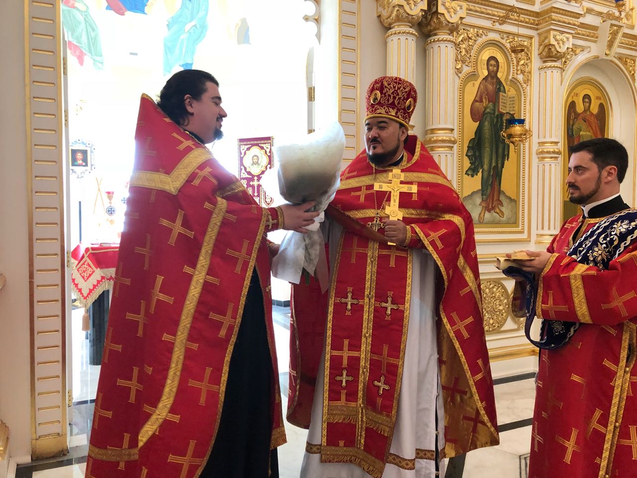 День Тезоименитства и день рождения настоятеля архимандрита Александра (Заркешева). 