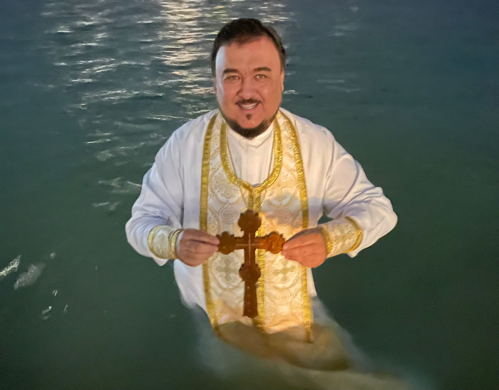 В Крещенский Сочельник состоялся Чин великого освящение воды в Дубае, а также освящение воды в Заливе.