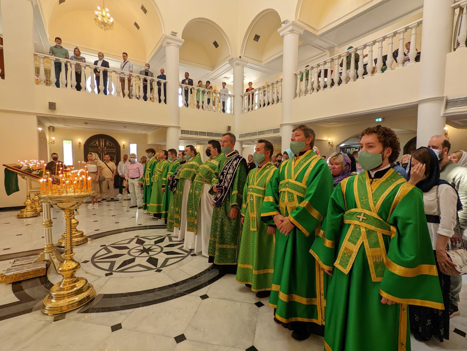 Праздник Воздвижения Честного и Животворящего Креста Господня.