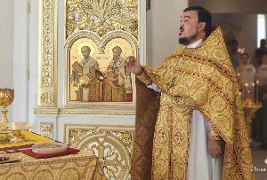 Неделя 23-я по Пятидесятнице, память святых Стефана Милютина, короля Сербского, брата его Драгутина и матери их Елены. 