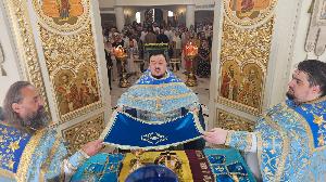 Литургия в праздник Сретения Господня в храме апостола Филиппа в Шардже. 
