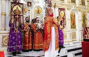 В Светлое Христово Воскресение в храме св.апостола Филиппа прошло ночное богослужение.
