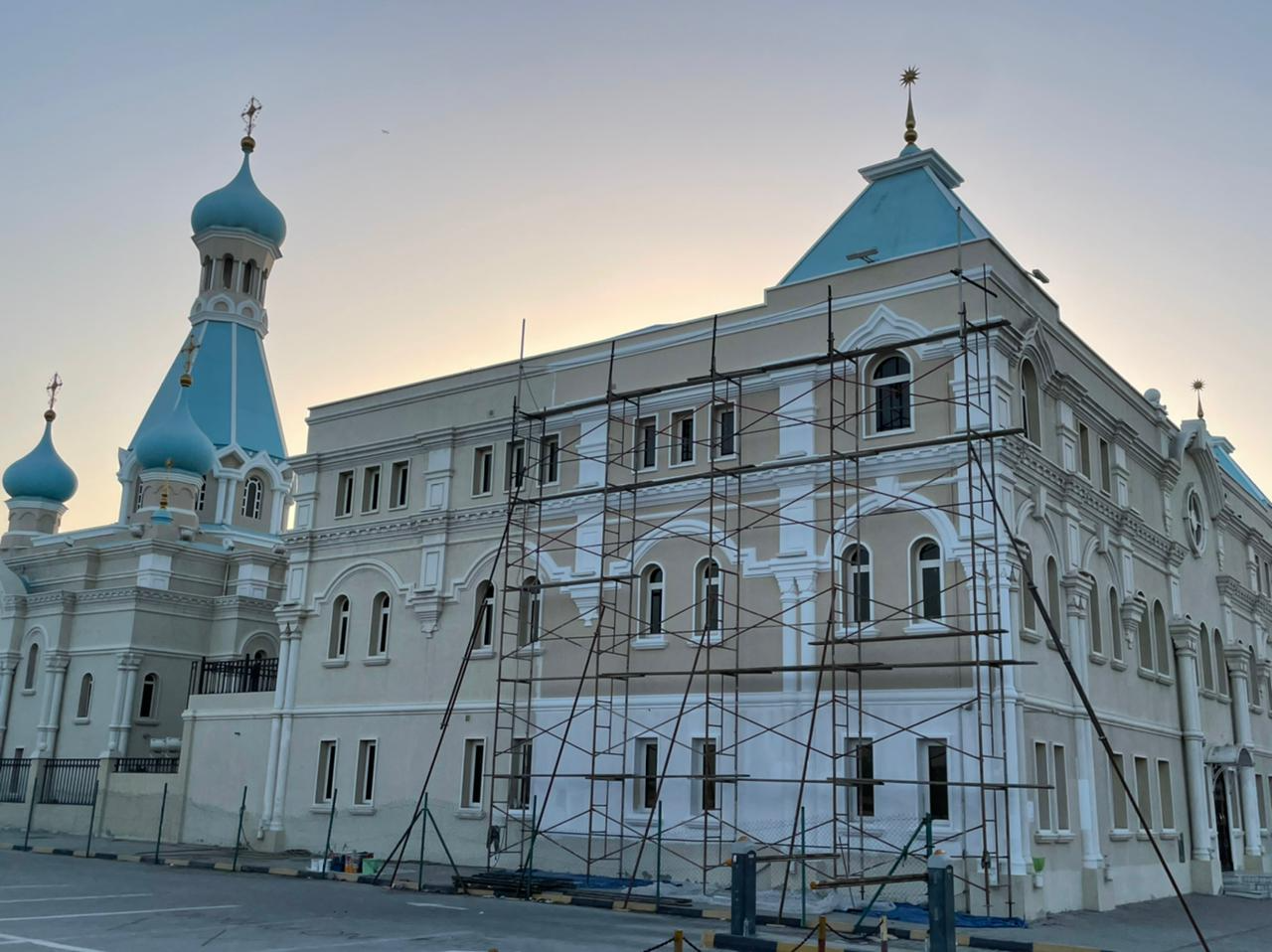 Начались ремонтные работы внешних фасадов храма и культурного центра св. Апостола Филиппа.
