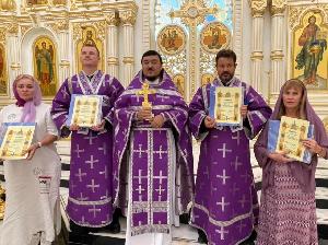 День памяти святого первомученика и архидиакона Стефана.