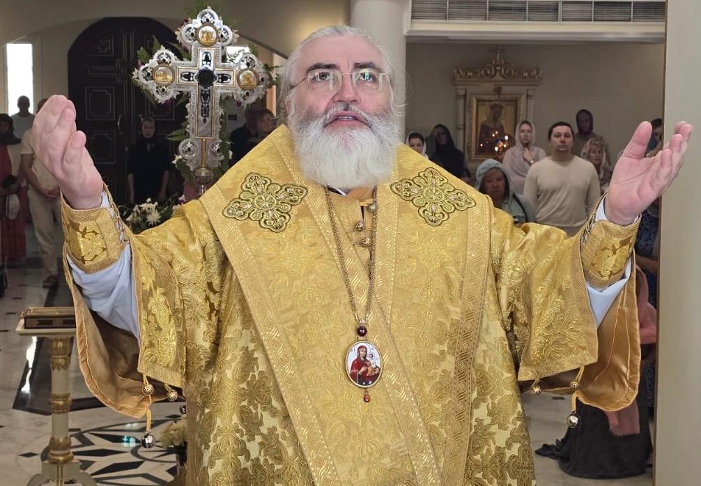 Праздник Воздвижения Честного и Животворящего Креста Господня.