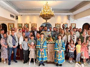 В государстве Кувейт состоялось богослужение в честь праздника иконы Божией Матери «Скоропослушница».