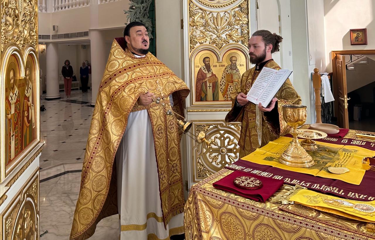 День памяти перенесения мощей святителя Иоанна Златоуста. 