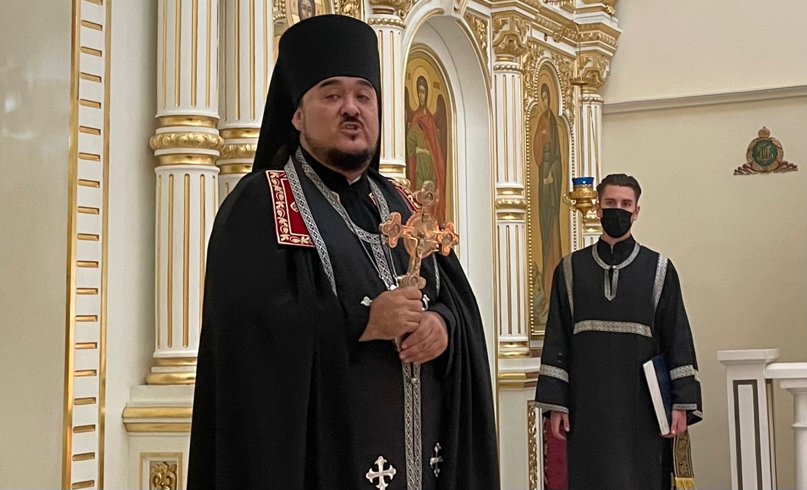 Неделя сыропустная, воспоминание Адамова изгнания - прощённое воскресенье.