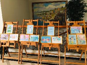 14 декабря 2019 г. В культурно-просветительском центре открылась выставка детских рисунков: " Зима в городе и в лесу".