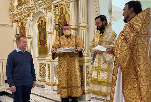 Митрополит Корсунский и Завпадноевропейский Антоний совершил Литургию в храме св.апостола Филиппа в ОАЭ.