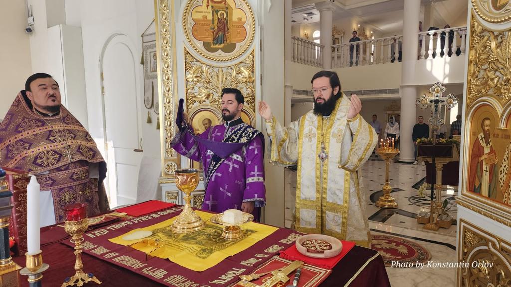 Праздник Воздвижения Честного Креста Господня.