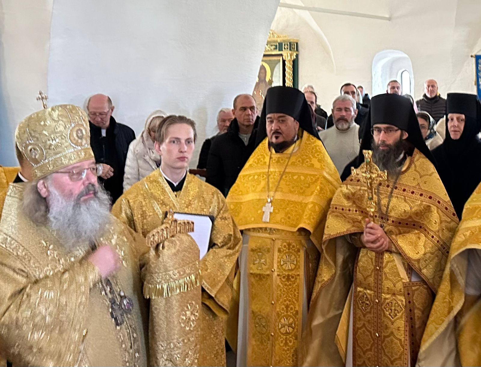 Архимандрит Александр (Заркешев) сослужил Литургию в Богородице-Успенском Свияжский монастыре.
