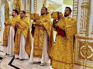 Праздник святых первоверховных апостолов Петра и Павла в храме апостола Филиппа. 