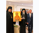 Настоятель русского храма  в ОАЭ архимандрит Александр (Заркешев) вручил в Абу-Даби икону Патриарху Антиохийскому и всего Востока Иоанну Х. 