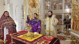 Праздник Воздвижения Честного Креста Господня.