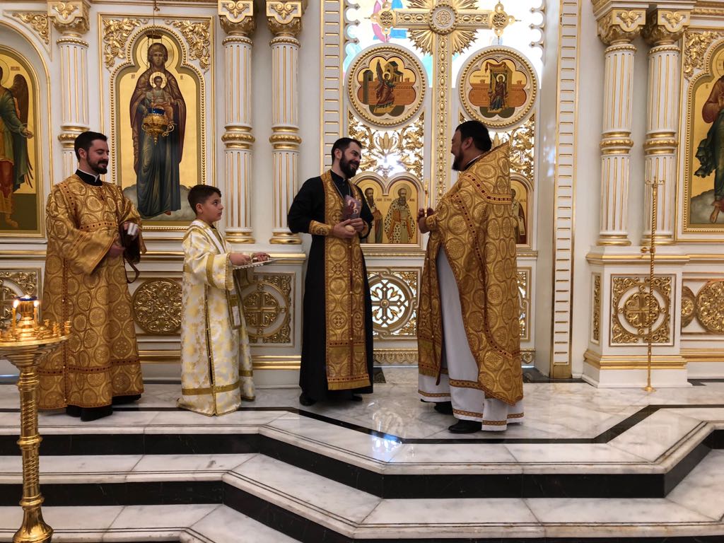 День памяти перенесения мощей святителя Иоанна Златоуста. 