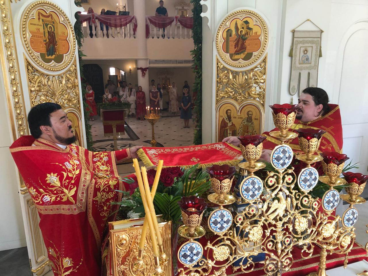 В пятницу Светлой седмицы 3 мая 2019 года в храме святого апостола Филиппа в Шардже была отслужена Божественная литургия святителя Иоанна Златоуста по пасхальному чину.