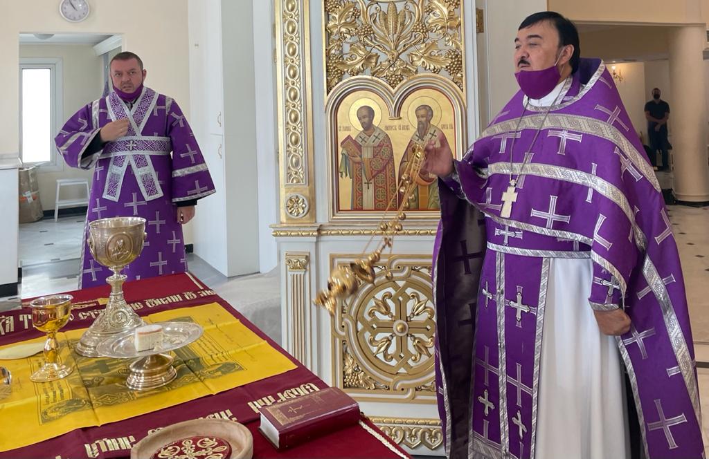 Неделя по Воздвижении Креста Господня и день памяти мучеников князя Михаила Черниговского и боярина Феодора.