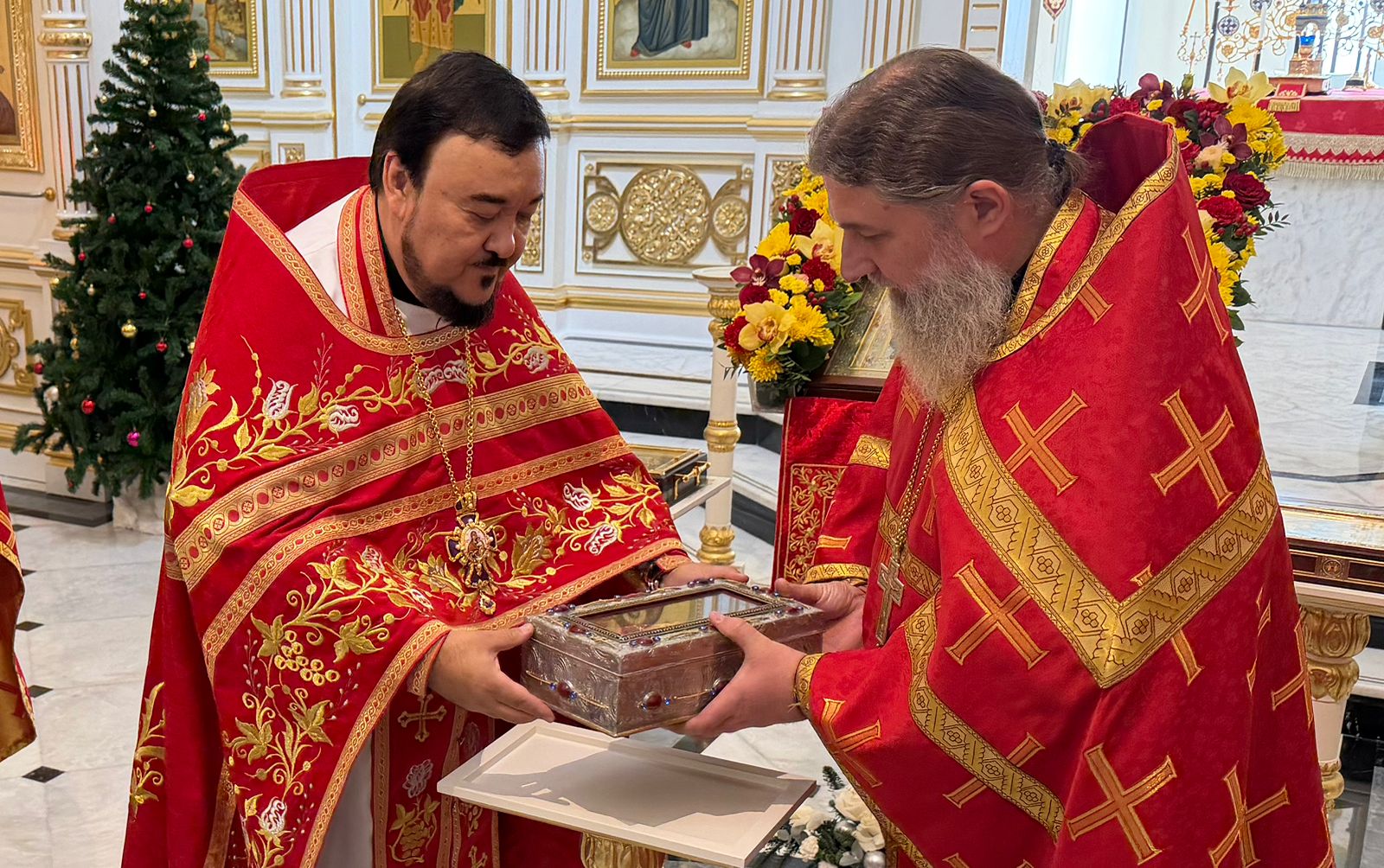 Туфелька святителя Спиридона Тримифунтского в храме св.апостола Филиппа. 