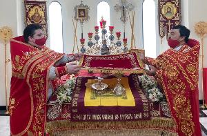 Литургия пасхальным чином в пятницу Светлой седмицы. 