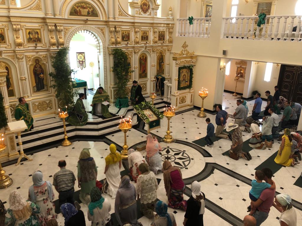 В праздник Святой Троицы в храме св. апостола Филиппа в Шардже была отслужена Литургия