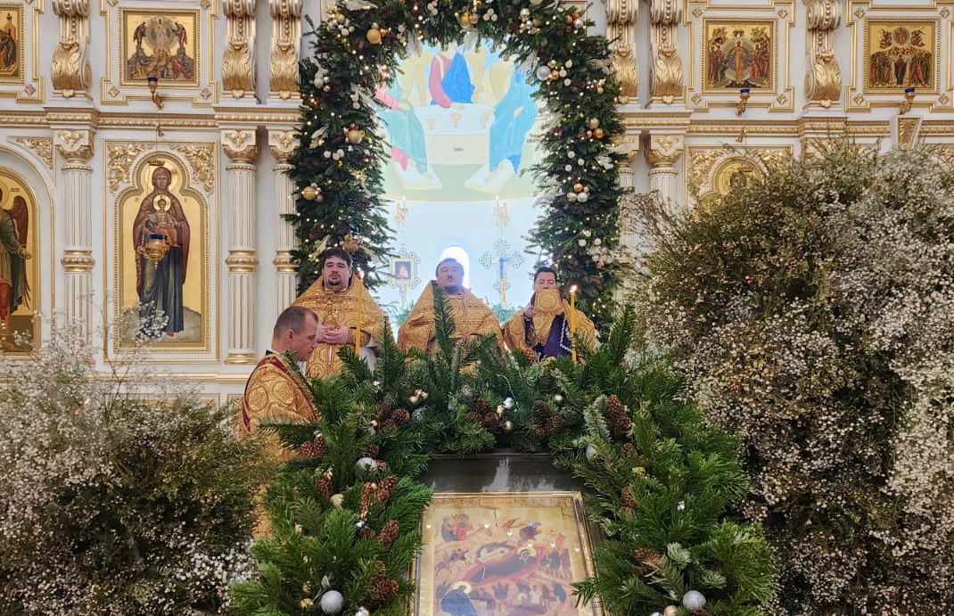 Праздник Обрезания Господня и день памяти святителя Василия Великого.