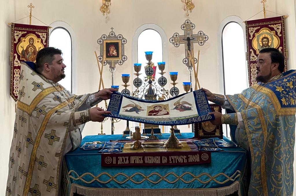 Праздник Покрова Божией Матери.
