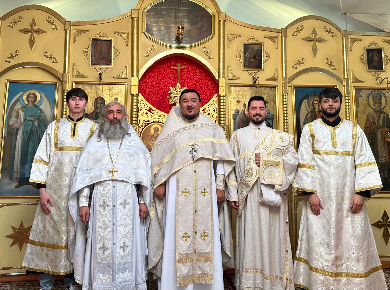 Литургия в праздник Вознесения Господня в храме святителя Николая в г.Хачмас. 