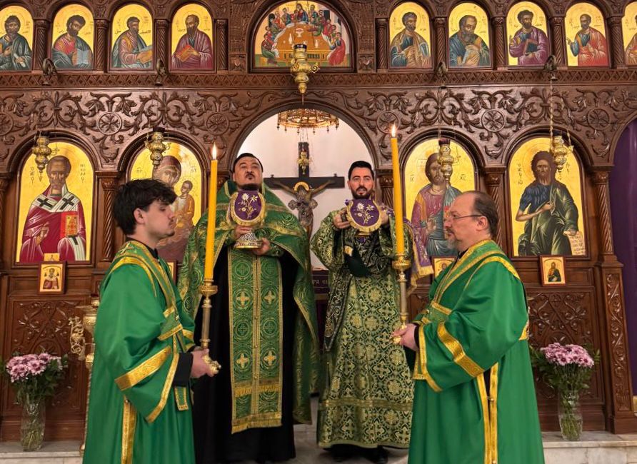 В эмирате Абу-Даби прошло богослужение в Лазареву субботу.