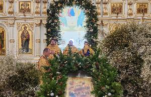 Праздник Обрезания Господня и день памяти святителя Василия Великого.